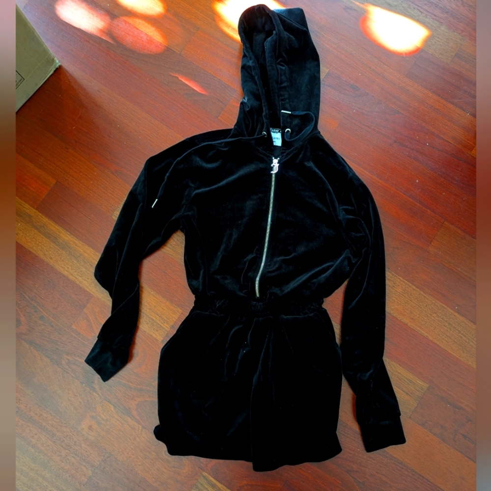 Brand New Juicy Couture Velour Hooded Jumper/Jumpsuit Medium